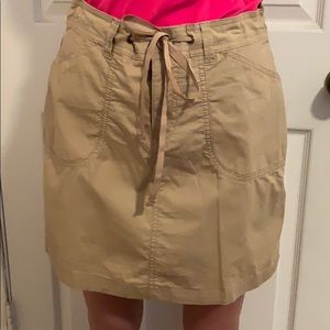 Khaki pocketed skort
